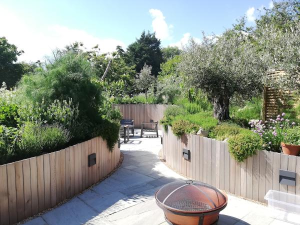 Scarlet Oak Garden Design & Build