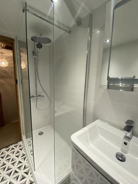 GLB Bathrooms (Bathroom Renovation and Services)