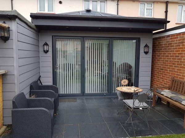 M.r.windows Doors & Conservatories Ltd