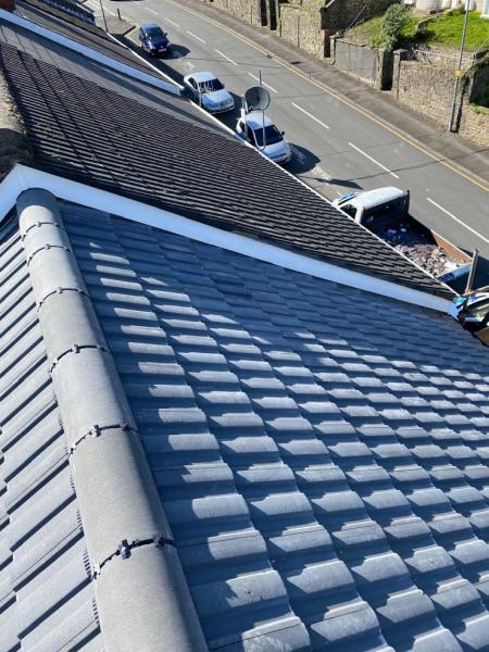 D Saunders Roofing & Building