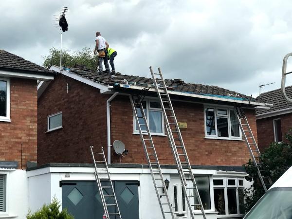 D R Roofing and Building
