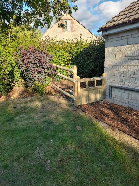A & B Fencing