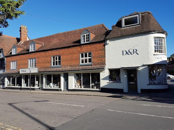 D&R Furnishers