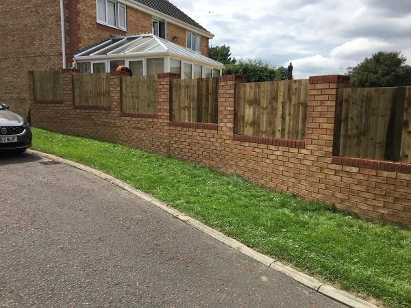 Expert Fences & Landscapes