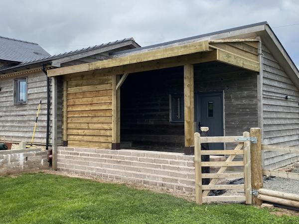 Bespoke Garden Structures and Fencing