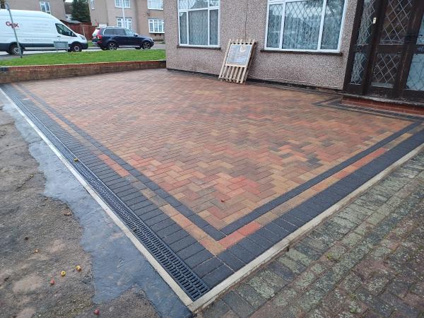 LC Driveways Ltd. Essex Driveway& Patio Specialist