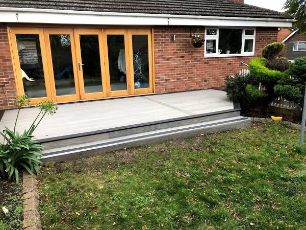 UK Decking & Fencing