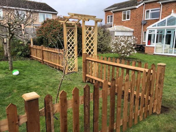 J Dowle Fencing & Garden Services Ltd