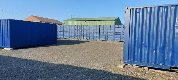 Deal Self Storage Containers