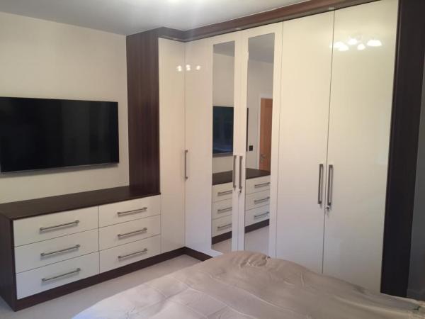 V Design Kitchen & Bedrooms Ltd