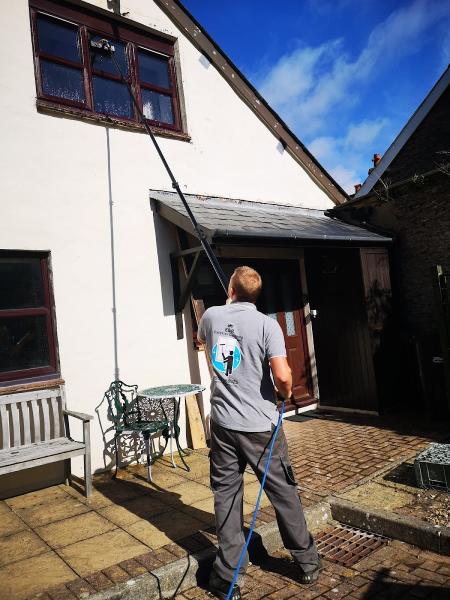 E&R Exterior Cleaning