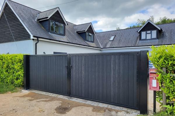 New Forest Fencing and Gates Ltd