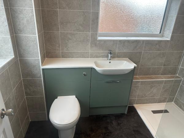 Holywell Bathrooms/Ceramics