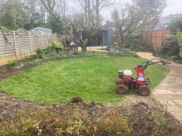 T Cash Landscaping & Garden Maintenance Ltd