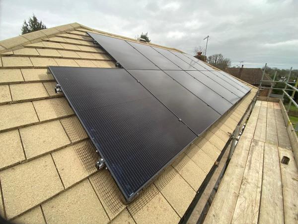 Evolve Renewables Solar Panels & Air Source Heat Pumps