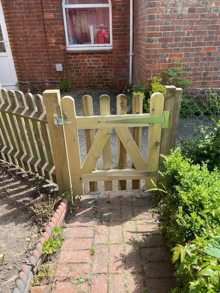 SB Fencing Services