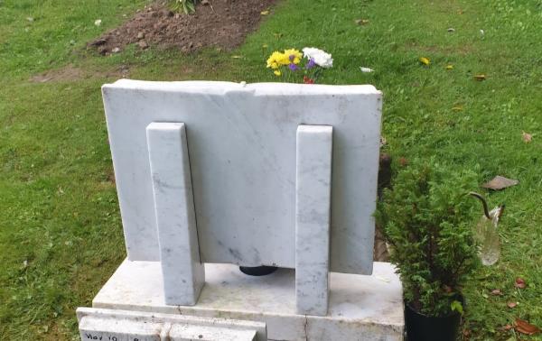 The Memorial Specialist (Local Headstone Stonemasons