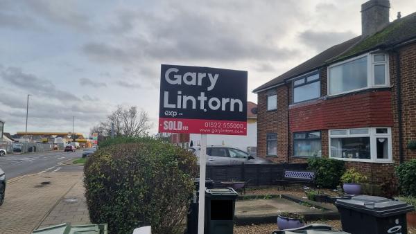 Gary the Estate Agent