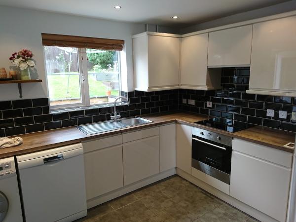 Jls Kitchens and Bedroom Installations