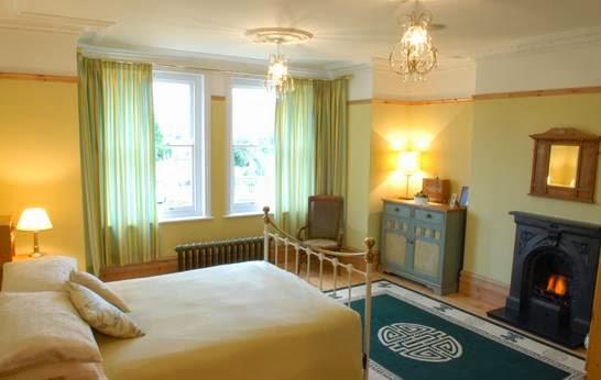 A. Rowe Decorator and Carpenter