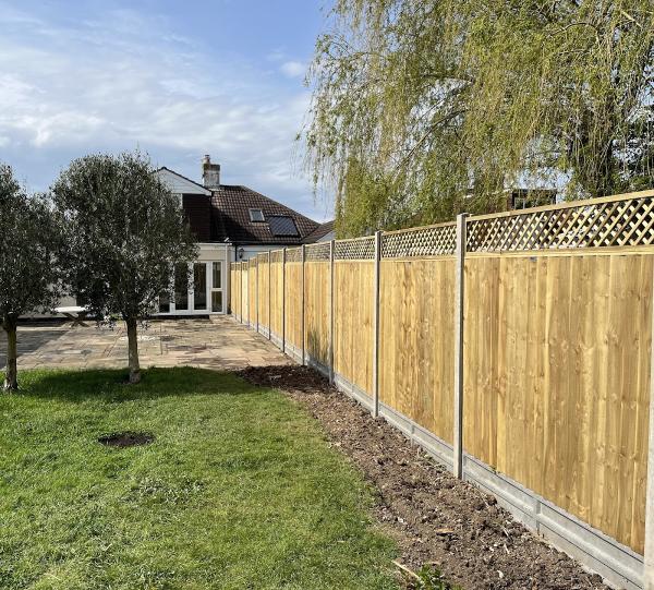 Farnborough Fencing & Landscaping Services