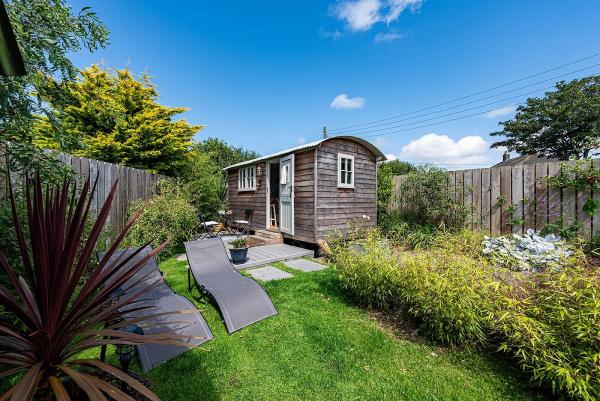 Pumphrey and Weston Shepherd Huts