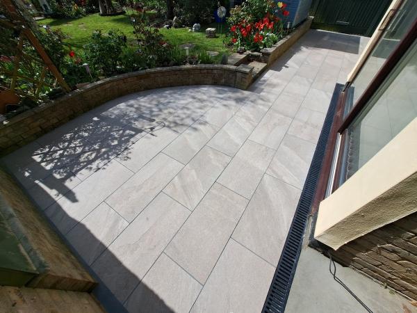 Edge To Edge Paving & Landscapes LTD