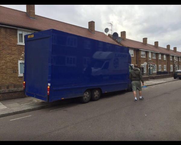 London Moving UK Ltd