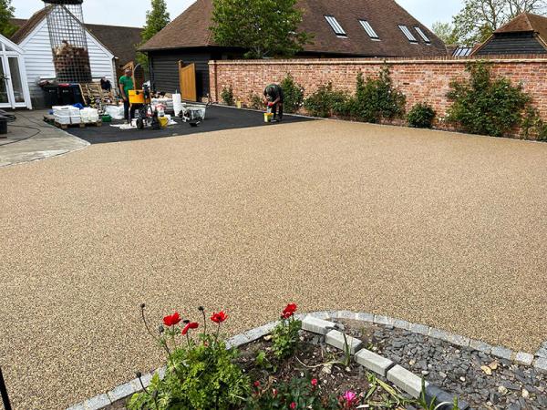 Pro Resin and Paving