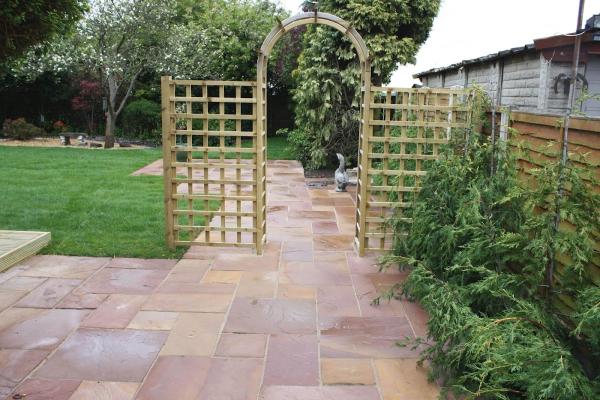 L & M Landscapes & Garden Design