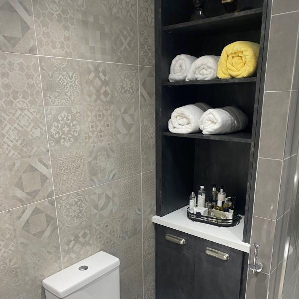 Lyntons Bathrooms & Tiling