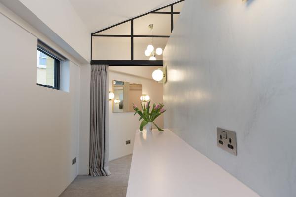 D & R Design Ltd