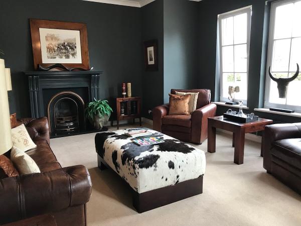 XS Interiors & EX Showhouse Furniture