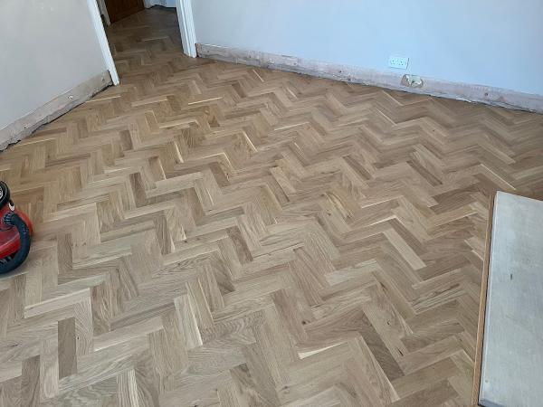 J Saunders Flooring and Restoration