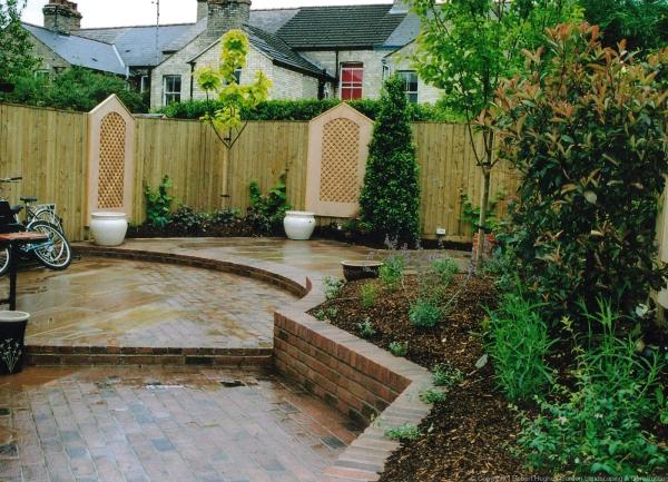 Robert Hughes Garden Landscaping & Construction