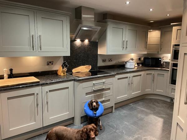 Halls Decorating & Kitchen Resprays