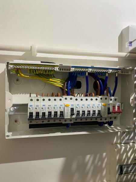 Leicester-Spark LTD Electrical Services