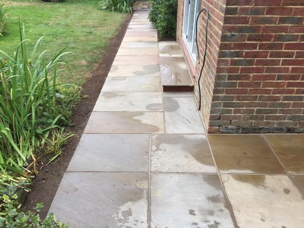 Guildford Landscapes Ltd