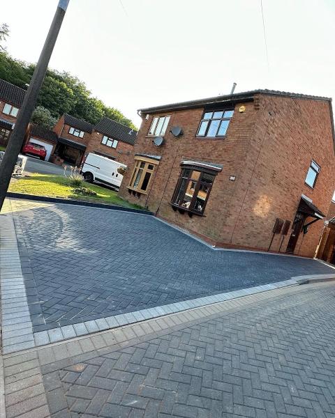 N & R Driveways & Patios Ltd