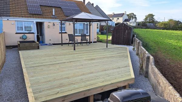 Lasseters Decking & Fencing