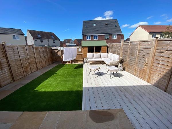 TM Evans Landscape & Fencing Contractor Ltd