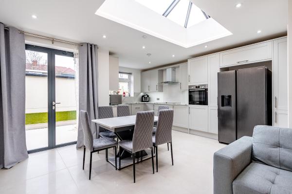 Mez Construction UK Ltd