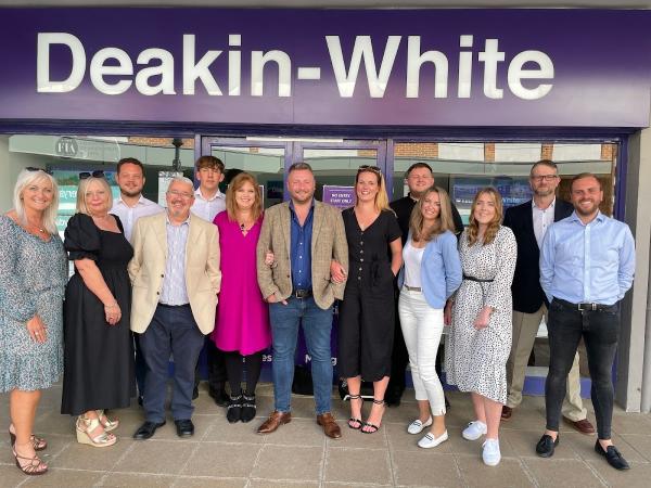 Deakin-White: Dunstable & Houghton Regis Estate Agents