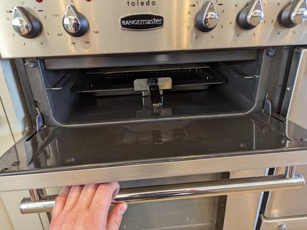 M Strong Oven Cleaning