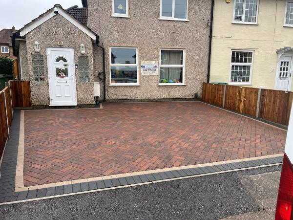 T & R Paving Ltd