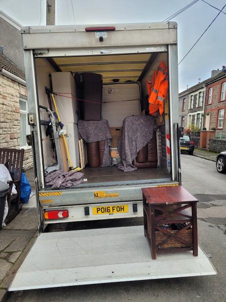 Thomas Removals Man and van Hire.