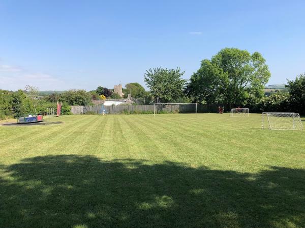 D Smiths Garden Services & Grounds Maintenance