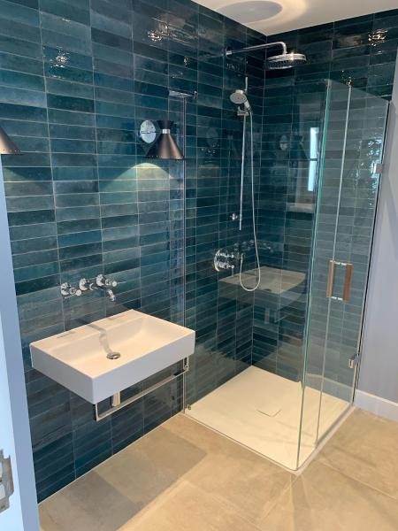 THE Finesse Company Group Limited