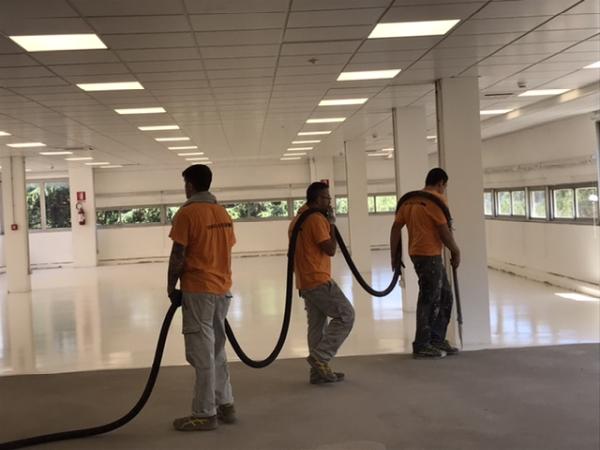 UKI Flooring Services Ltd