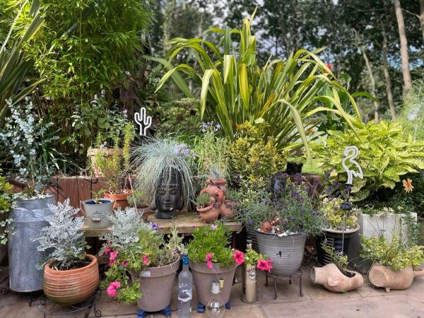 LA Gardening Limited